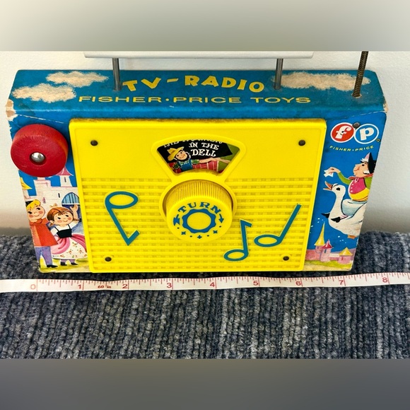 VTG Fisher Price Toy TV Radio - Plays Farmer in the Dell - As Is 60s Vintage - Picture 12 of 15
